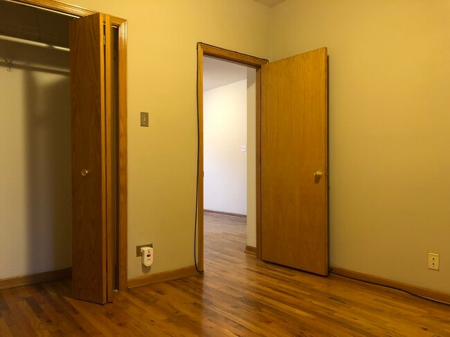 Building Photo - 632 W Patterson