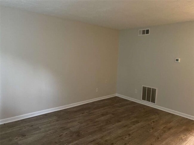 Building Photo - 379 Mimosa Dr