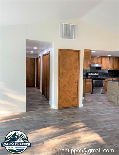 Foto del edificio - 512 Kearney Pl