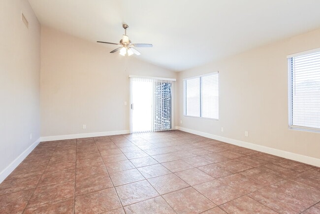 Building Photo - 3320 W Glass Ln