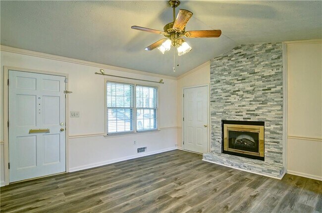 Foto del edificio - 6428 Paradise Point Rd