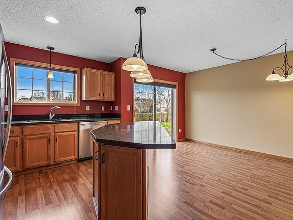 Foto del edificio - 4220 Merrimac Ln N