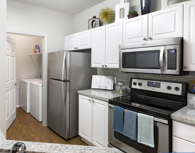 Building Photo - 2 br, 1 bath Apartment - 2100 Via Fortuna