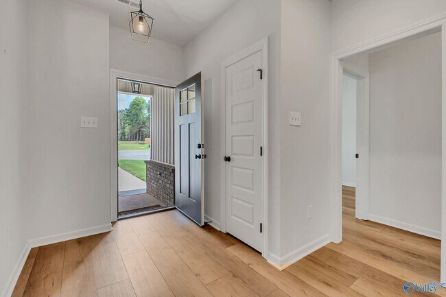 Building Photo - 16640 Aspen Ln