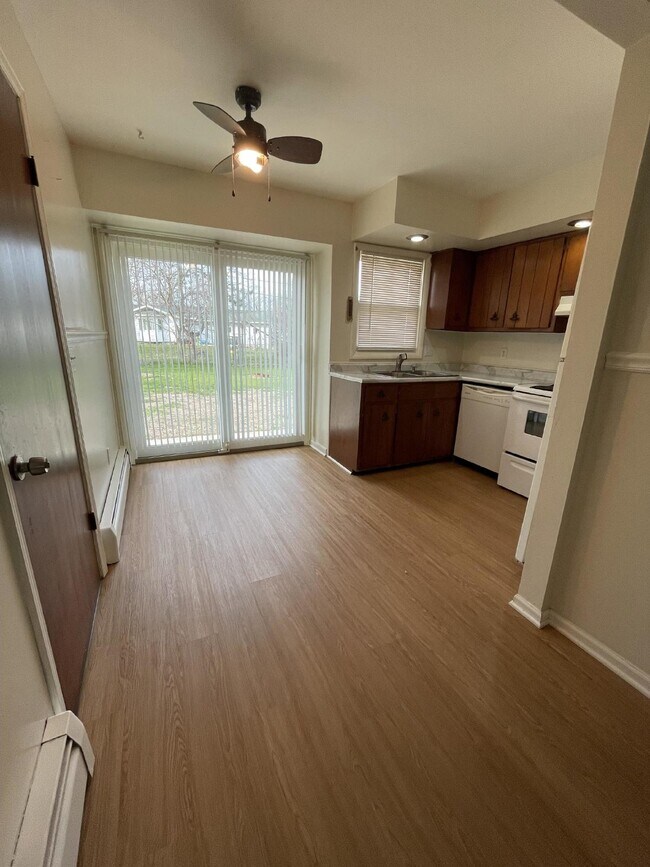 Building Photo - Cute 2 Bedroom in Greenville