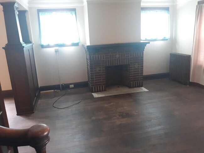 Living Room - 134 E Otterman St
