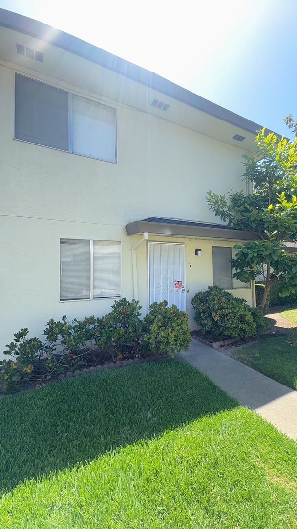 Building Photo - Walking distance to Union City Bart Station, Marina Food and Logan High