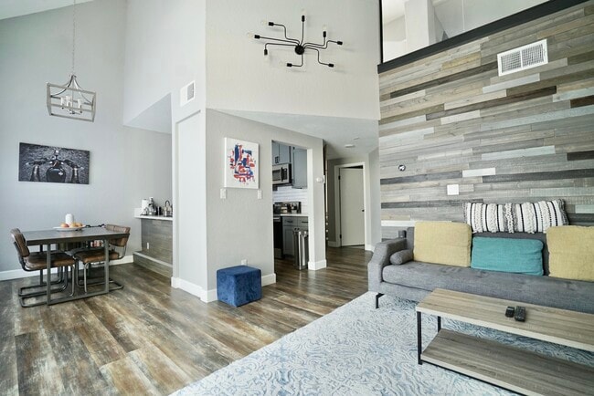 Building Photo - 7632 Topanga Canyon Blvd