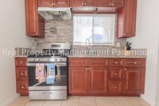 Foto del edificio - 2840 S Mansfield Ave
