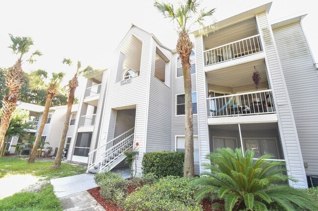 Newly Renovated! One Bedroom! Lake View! F... - Newly Renovated! One Bedroom! Lake View! F... House