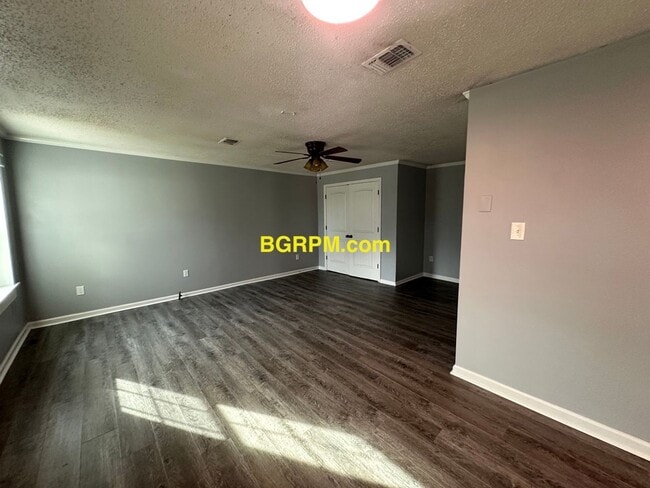 Building Photo - 2 BD 1 BA