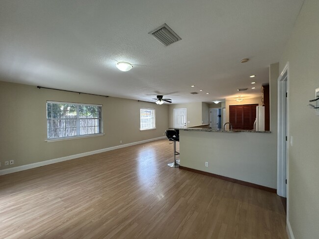Building Photo - 2 bedroom, 2 bathroom in The Courts at Boy...