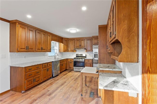 Foto del edificio - 798 Bank St SE