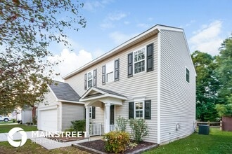 Building Photo - 10028 Green Hedge Ave