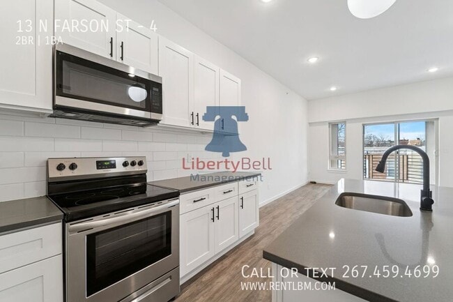 Building Photo - 13 Farson St