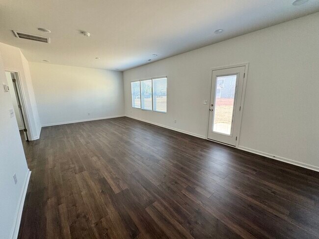 Foto del edificio - Beautiful New Construction 4 bedroom 2 1/2 bath home in the Kensington community.