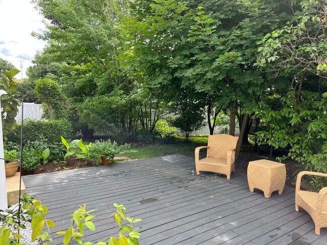 Foto del edificio - 402 Magnolia Dr