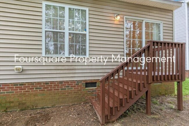 Building Photo - Single Family Home| 1st Floor Master Bedro...