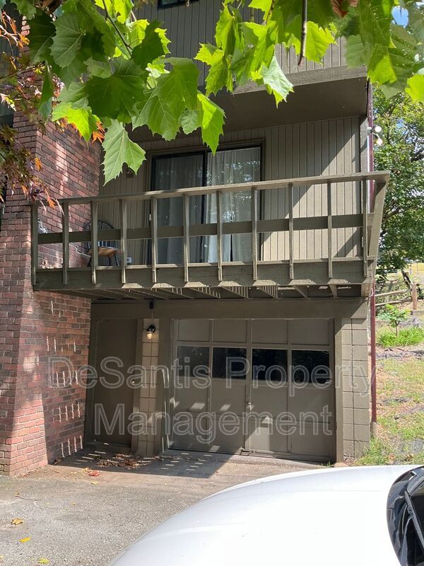 Building Photo - 446 Crosbie Dr