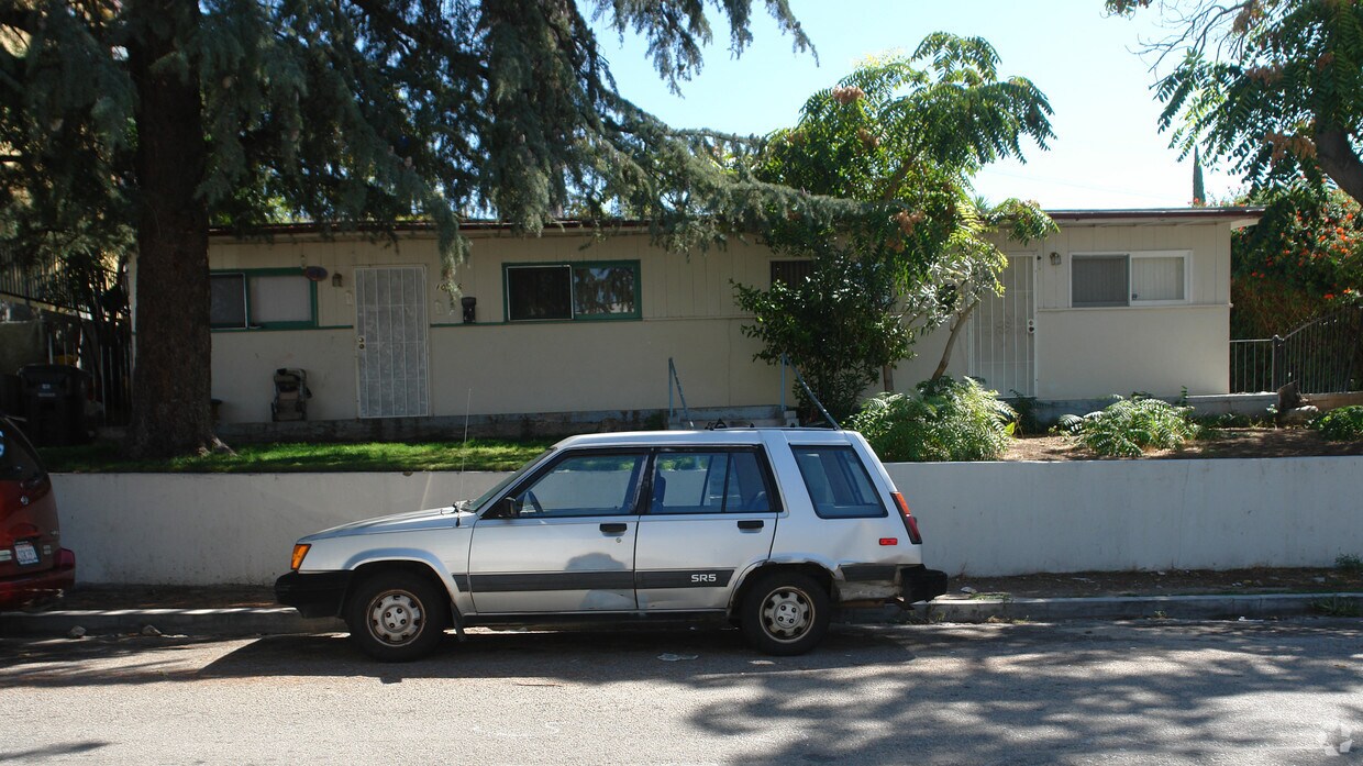 Building Photo - 10156 Hillhaven Ave
