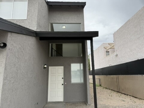 Foto del edificio - 3 bed 2 bath with garage