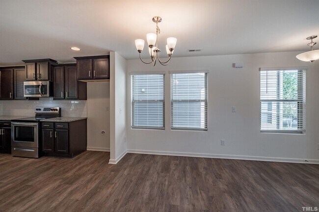 Building Photo - 521 Hobkirks Pl