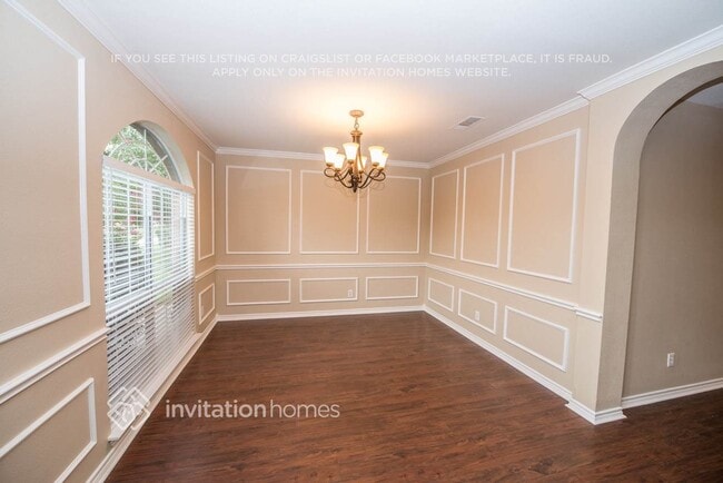 Building Photo - 1621 Churchill Ln