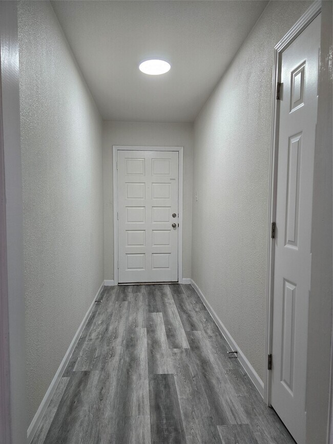 Foto del edificio - 4019 Lemon Tree Ln