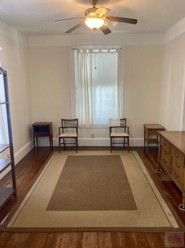 Foto del edificio - 1706 Winnie St