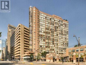 Building Photo - 1055 Bay St.