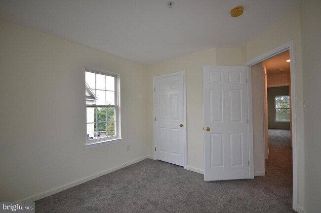 Building Photo - 9413 Manor Forge Way