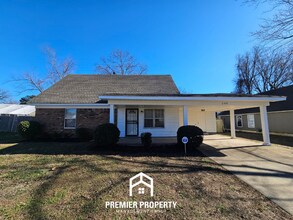 Building Photo - 3778 Caravel Dr