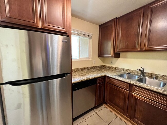 Building Photo - Beautiful Condo For Rent Near in Linda Vista