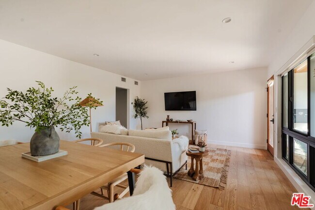 Building Photo - 1943 12th St