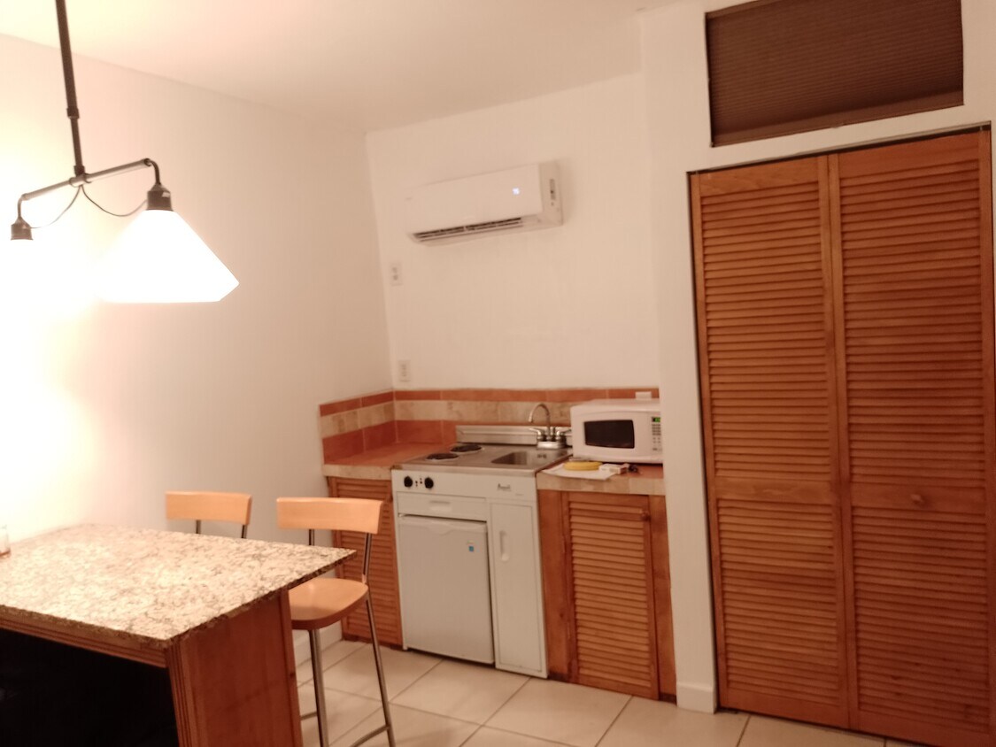 7620 NW 15th St Unit Studio, Pembroke Pines, FL 33024 Apartments in