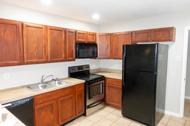 Kitchen - 119 Fox Hill Rd