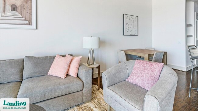 Building Photo - 777 Preston St