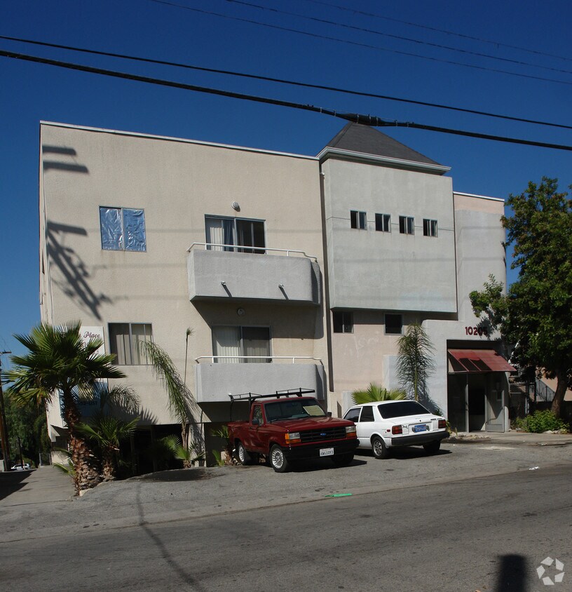 Foto del edificio - 10205 Samoa Ave