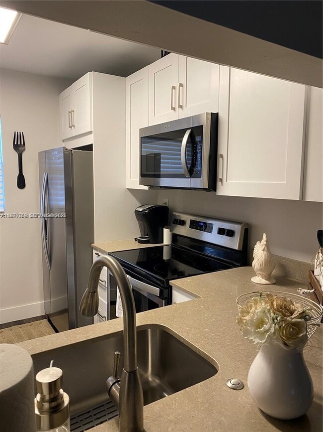 Foto del edificio - 10321 NW 11th St