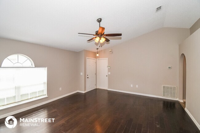 Foto del edificio - 7336 Lawn Tennis Ln