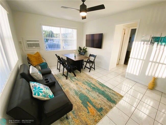 Building Photo - 3210 Canal Dr