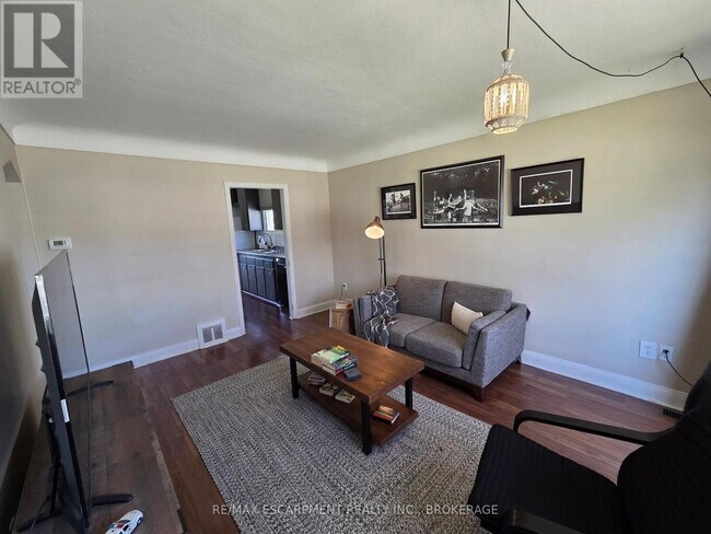 Photo du bâtiment - 122 E 25th St