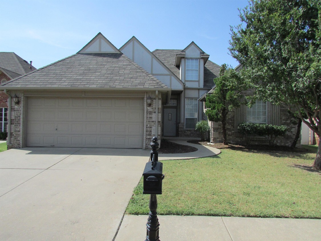 Primary Photo - 16601 Covington Manor