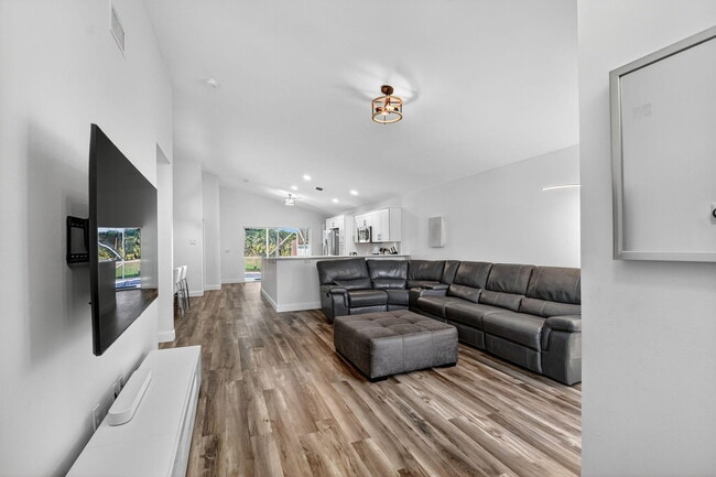 Foto del edificio - 1891 Oak Berry Cir