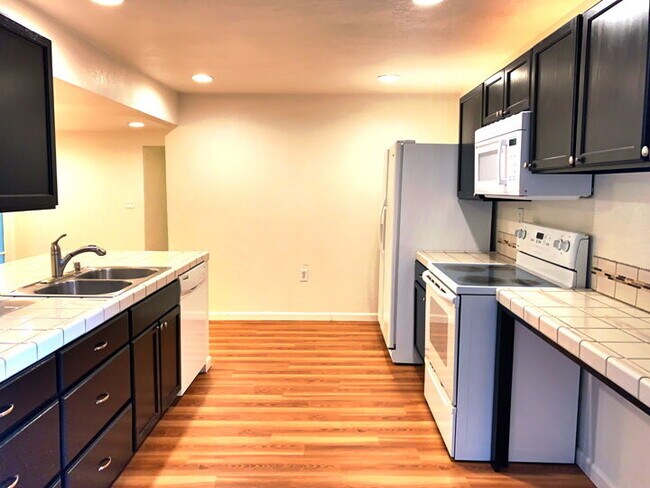 Foto del edificio - 3-bed 2-bath home with amazing views of Placerville!