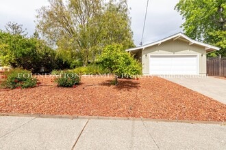 Building Photo - 212 Blackstone Dr