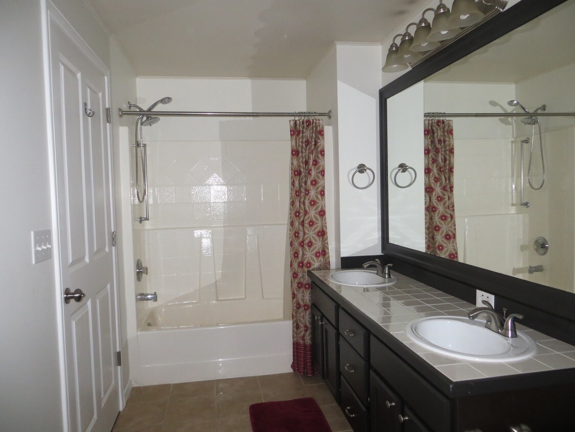 Master Rest Room - 3990 129th Pl SE