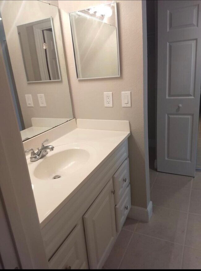 Foto del edificio - 1503 SE Royal Green Cir