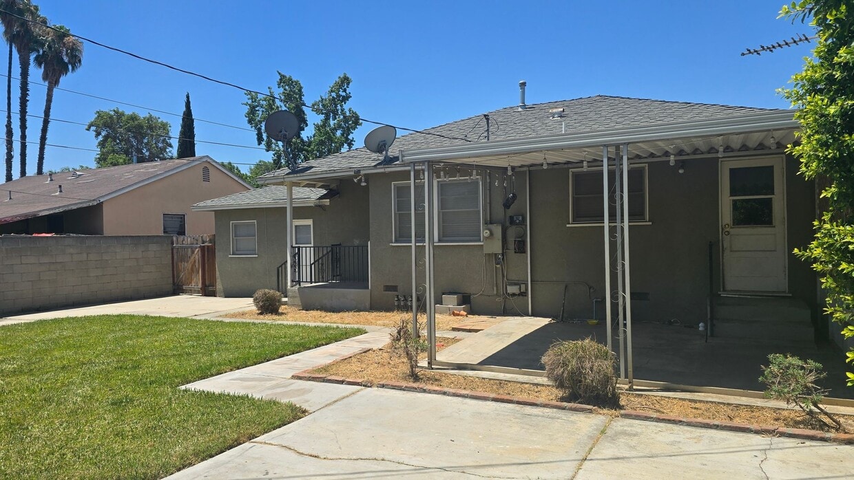 Primary Photo - Single Story Home with Large Yard availabl...