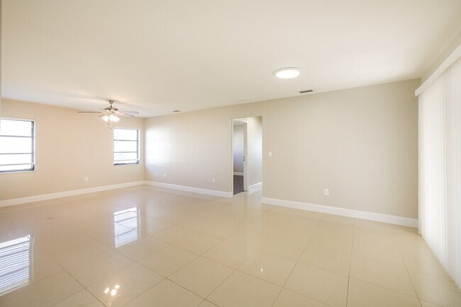 Foto del edificio - 25353 Doredo Dr